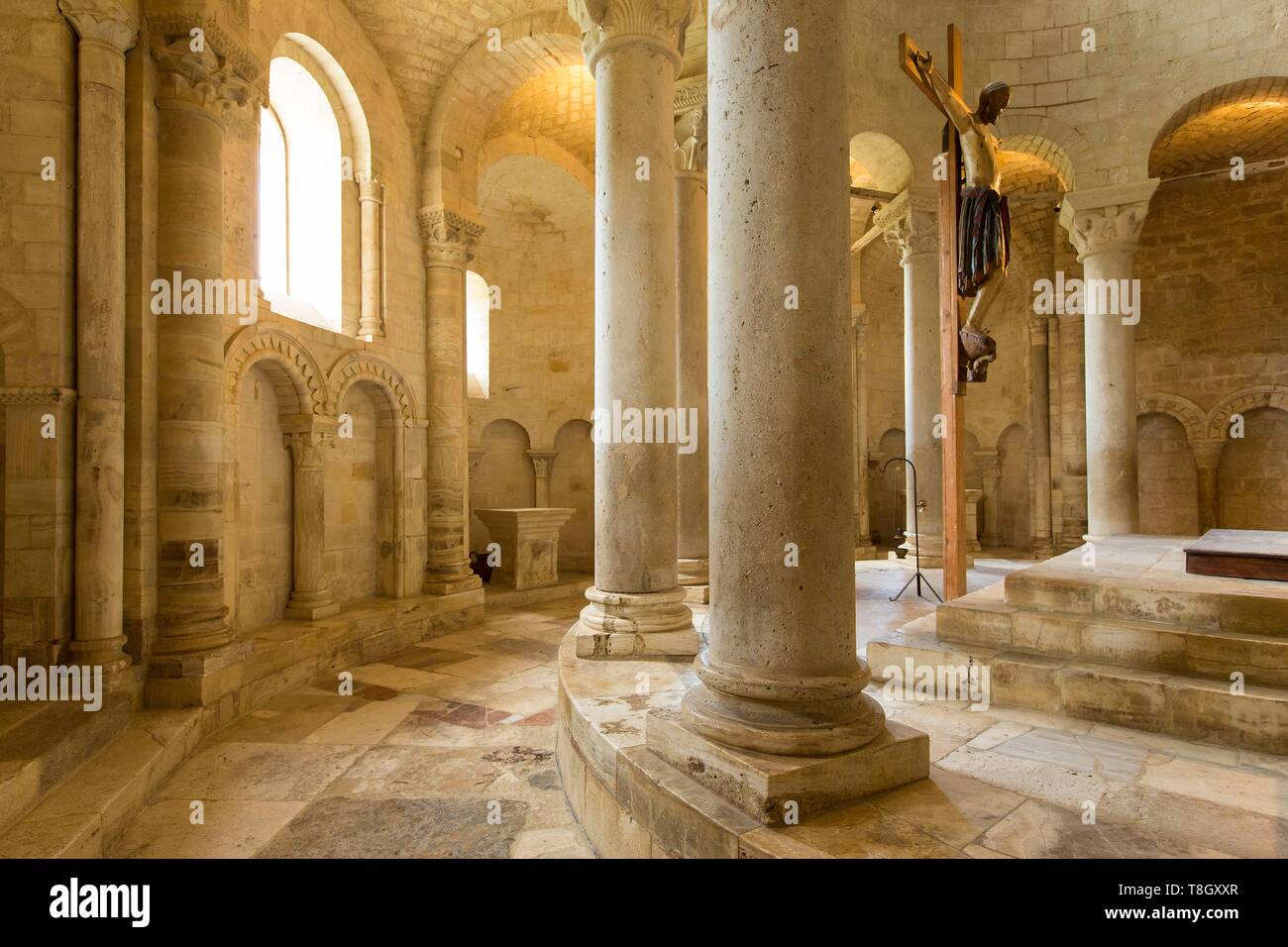 L'Italia, Toscana, Val d'Orcia elencati come patrimonio mondiale dall' UNESCO, Castelnuovo dell' Abate, Montalcino, Sant'Antimo abbazia cistercense chiesa Foto Stock
