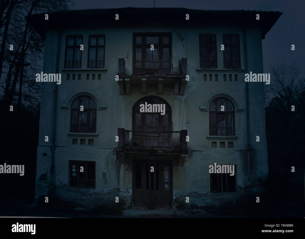 Casa di orrore nel buio atmosfera drammatica. Foto Stock