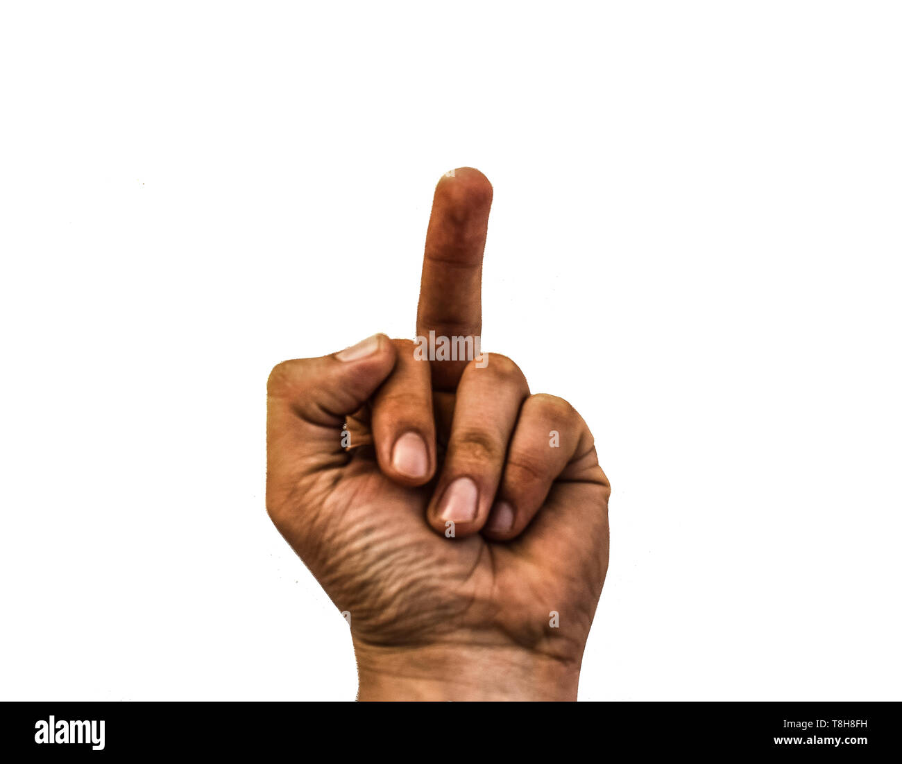 Man mano sporca isolati su sfondo bianco che mostra offensiva gesto con il dito medio Foto Stock
