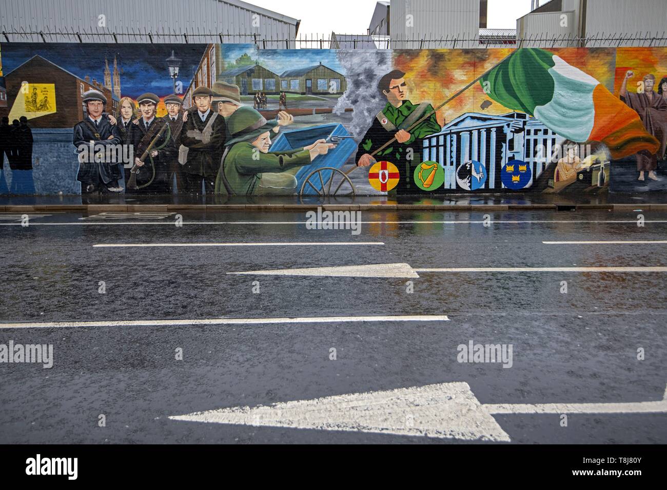 Regno Unito e Irlanda del Nord, Belfast, repubblicani murale su Falls Road nella parte occidentale di Belfast, commemorando il 1916 innalzamento di Dublino Foto Stock