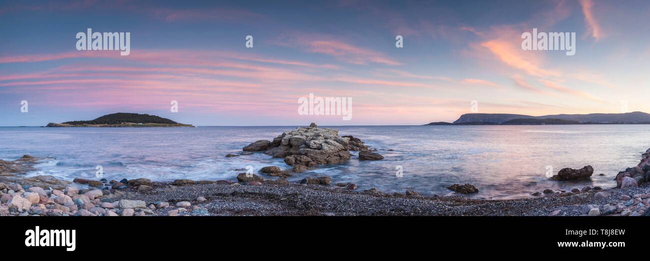 Canada, Nova Scotia, Cabot Trail, Ingonish, Cape Breton Highlands National Park, il litorale e Ingonish Isola, crepuscolo Foto Stock