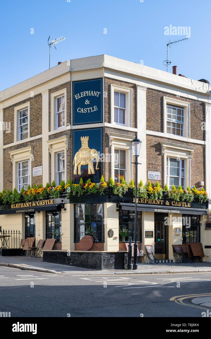 L'Elephant e Castle pub in Holland Street, Kensington , Londra, Inghilterra Foto Stock