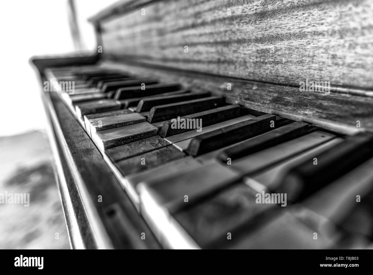 Tasti del pianoforte macchiati Foto e Immagini Stock in Bianco e Nero -  Alamy