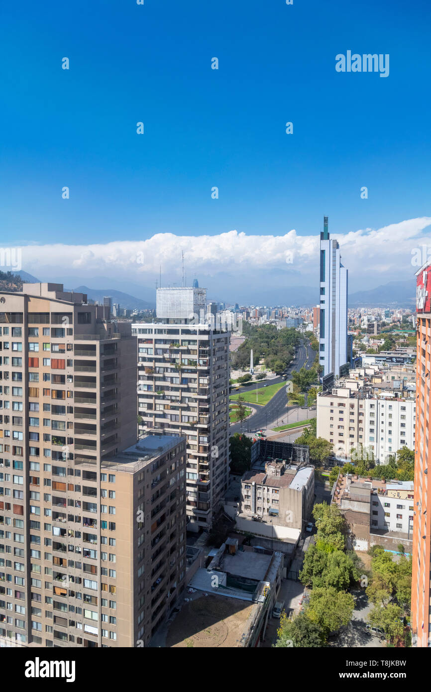 Paesaggio visto dal Crowne Plaza Hotel Santiago del Cile, Sud America Foto Stock