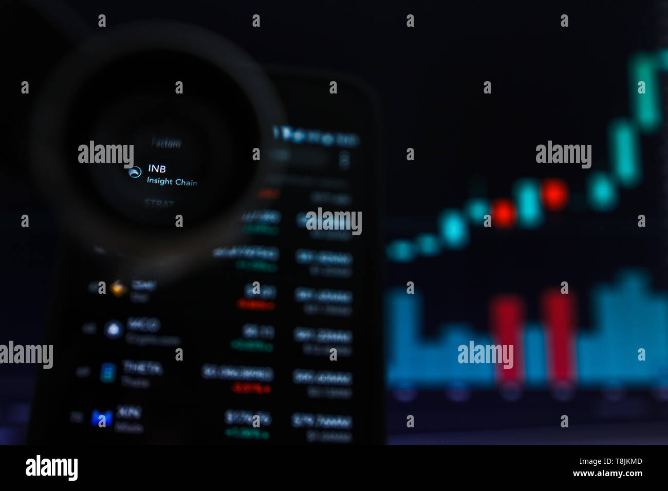 SAN FRANCISCO, STATI UNITI - 9 Maggio 2019: un grafico di tendenza crescente di INB Insight Cryptocurrency catena. L'illustrazione delle candele verde bar di tendenza di sollevamento, Foto Stock