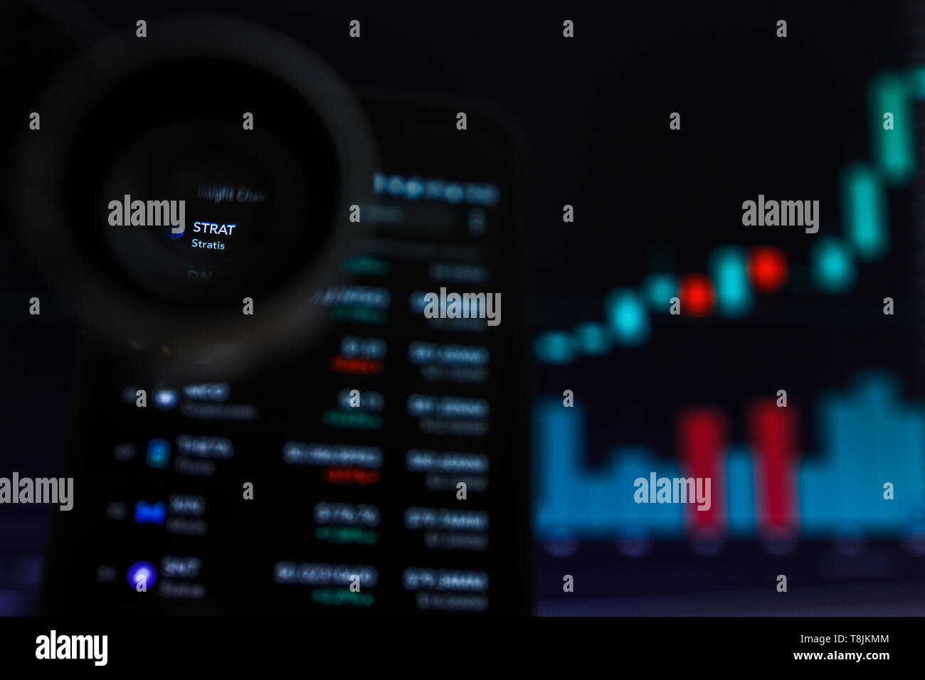 SAN FRANCISCO, STATI UNITI - 9 Maggio 2019: un grafico di tendenza crescente di STRAT Stratis Cryptocurrency. L'illustrazione delle candele verde bar di tendenza di sollevamento, San Foto Stock