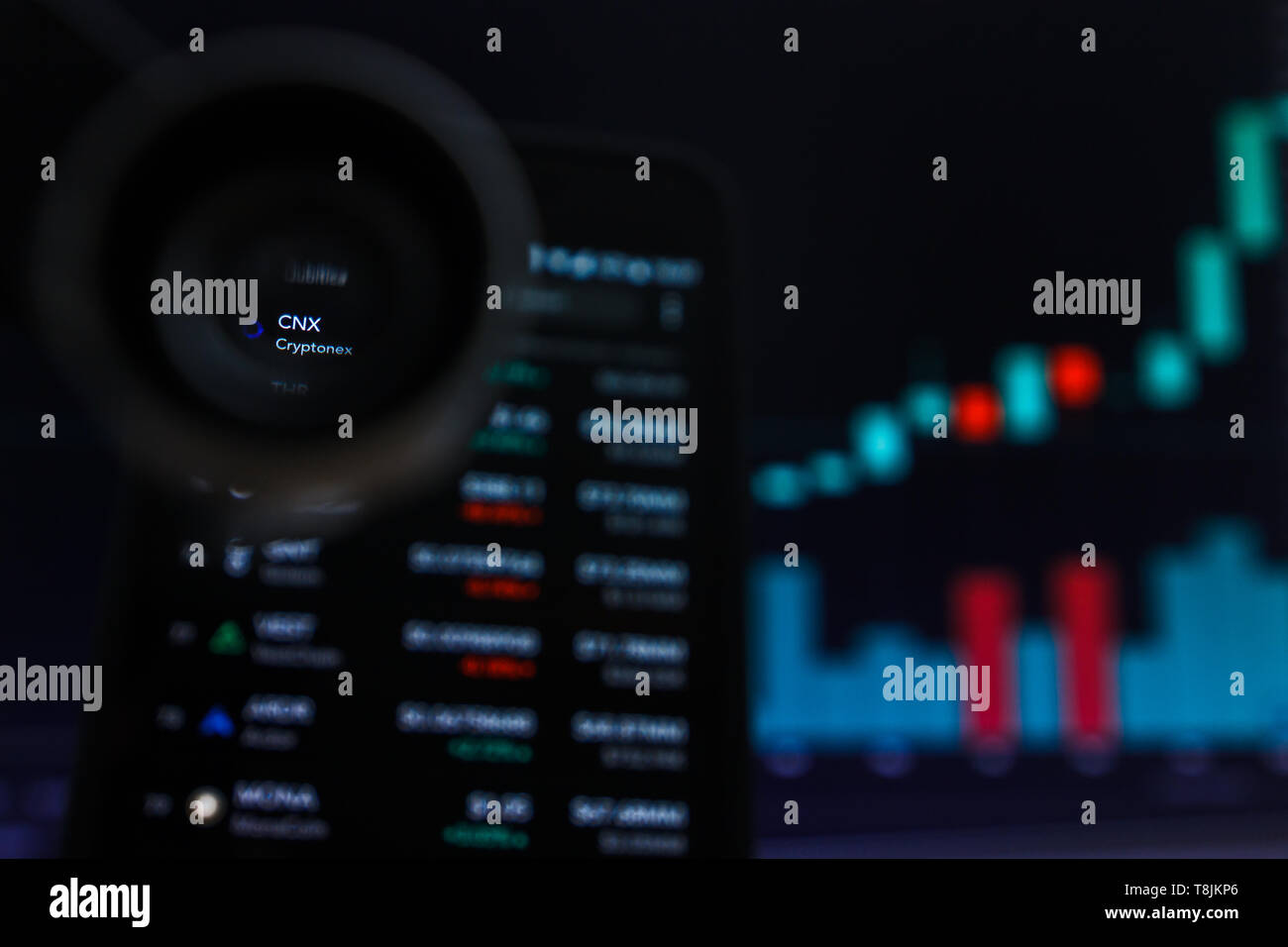 SAN FRANCISCO, STATI UNITI - 9 Maggio 2019: un grafico di tendenza crescente di CNX Cryptonex, Cryptocurrency. L'illustrazione delle candele verde bar di tendenza di sollevamento, San Foto Stock