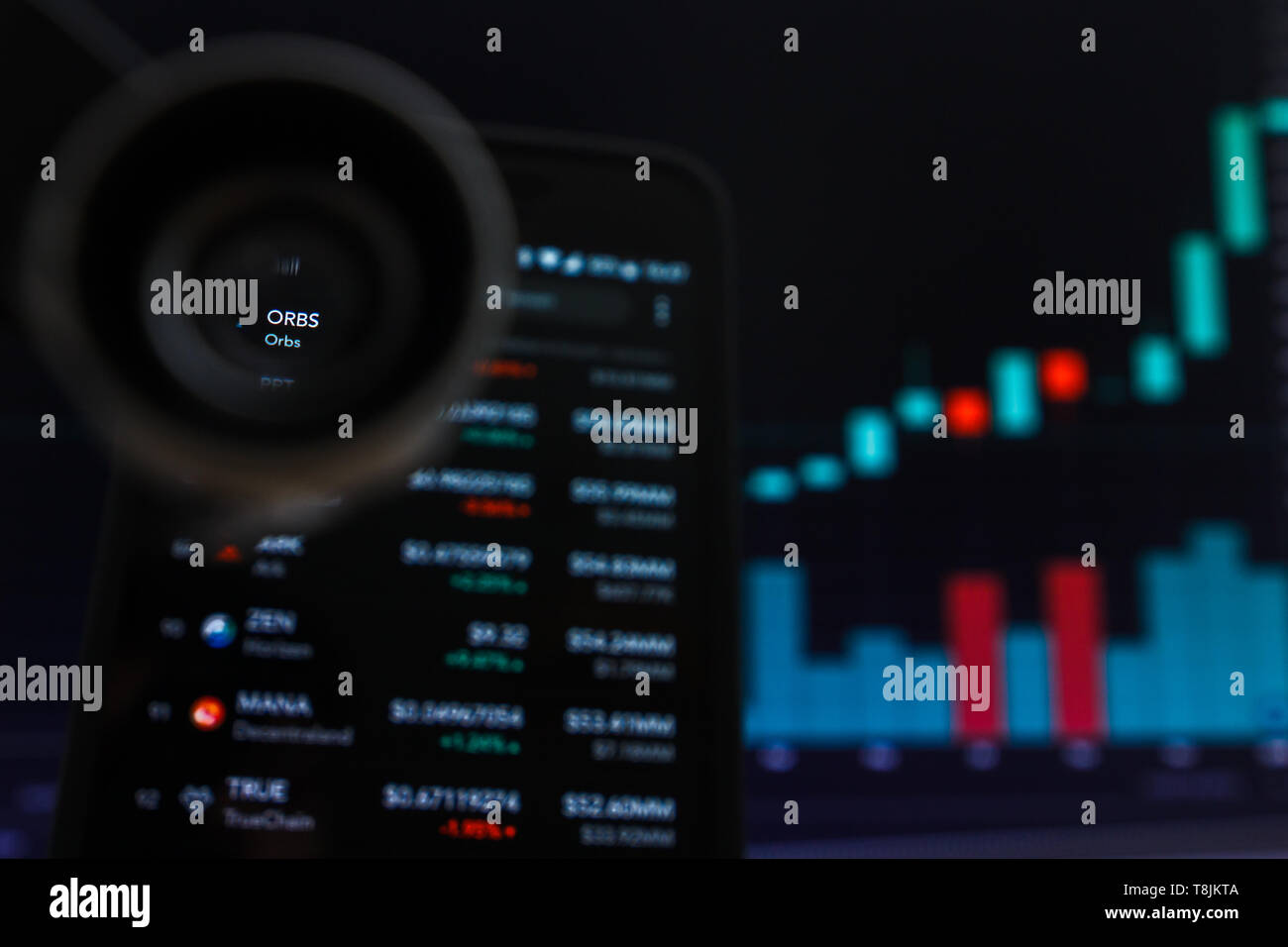 SAN FRANCISCO, STATI UNITI - 9 Maggio 2019: un grafico di tendenza crescente di Orbs Cryptocurrency. L'illustrazione delle candele verde bar di tendenza di sollevamento, San Francisco Foto Stock