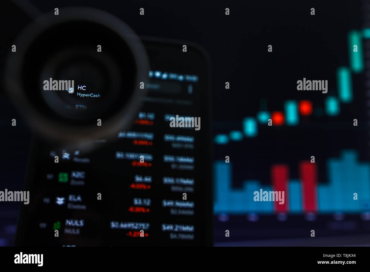 SAN FRANCISCO, STATI UNITI - 9 Maggio 2019: un grafico di tendenza crescente di HC HyperCash Cryptocurrency. L'illustrazione delle candele verde bar di tendenza di sollevamento, San F Foto Stock