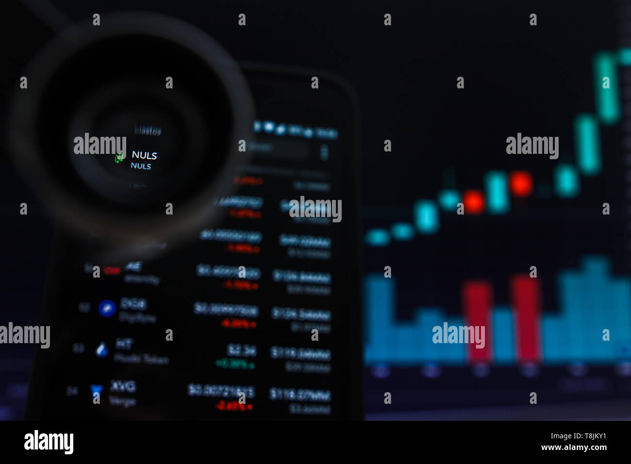 SAN FRANCISCO, STATI UNITI - 9 Maggio 2019: un grafico di tendenza crescente di NULS Cryptocurrency. L'illustrazione delle candele verde bar di tendenza di sollevamento, San Francisco Foto Stock