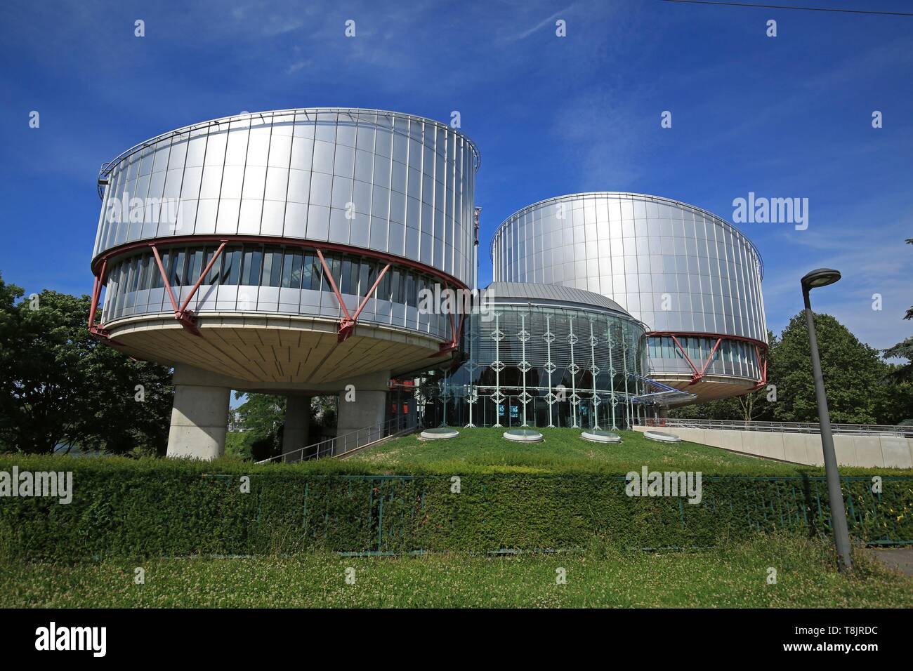 Francia, Bas Rhin, Strasburgo, quartiere europeo di Strasburgo, la Corte Europea dei Diritti dell'uomo è un tribunale internazionale istituito nel 1959 dal Consiglio d'Europa, la sua missione è quella di garantire il rispetto degli impegni da parte degli Stati firmatari della Convenzione Europea sui Diritti Umani Foto Stock