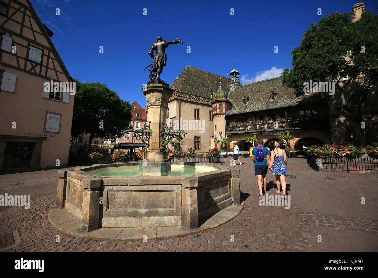 Francia, Haut Rhin, Colmar, vecchia dogana Piazza, Schwendi fontana in Colmar Foto Stock