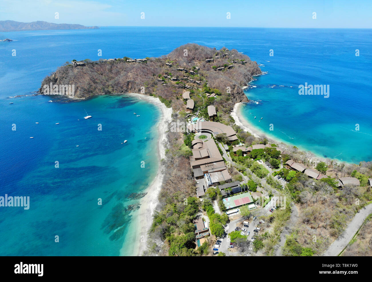 PAPAGAYO, COSTA RICA -18 MAR 2019- vista aerea del Four Seasons Resort Costa Rica e la penisola Papagayo durante la stagione secca in Guanacaste. Foto Stock