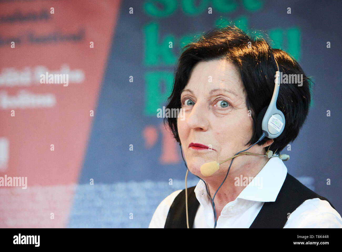 Praga/ REPUBBLICA CECA - Maggio 10, 2019: Libro mondo Praga 2019 - 25rd Fiera internazionale del libro. Herta Muller Premio Nobel per la Letteratura a parlare sul palco Foto Stock