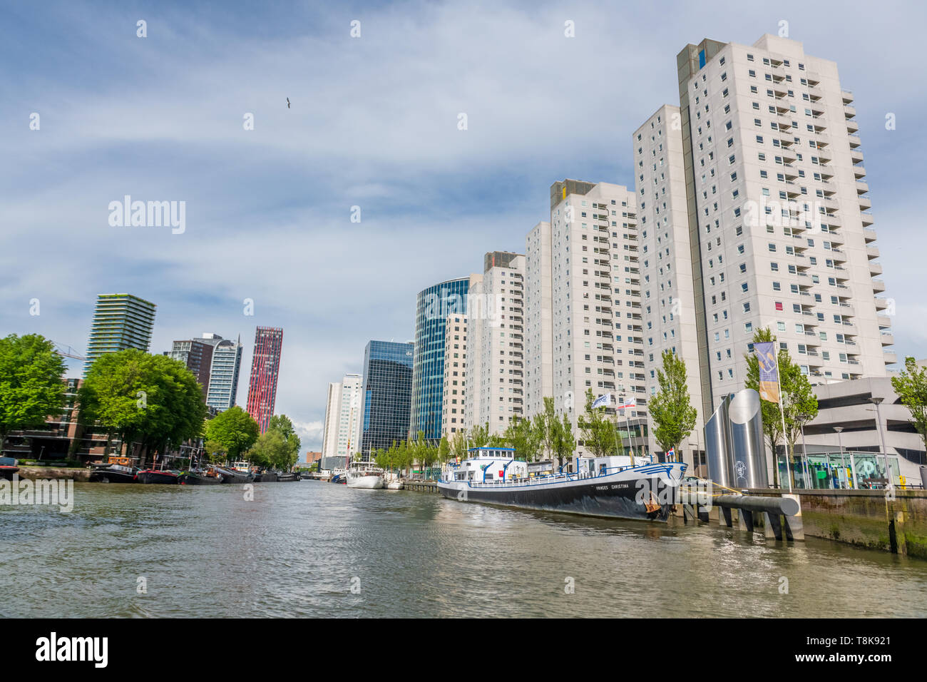 Rotterdam e nuovo fiume Meuse - spedizione su Nieuwe Maas fiume e il porto di Rotterdam - Paesi Bassi economia - economia olandese - Olandese commerce Foto Stock