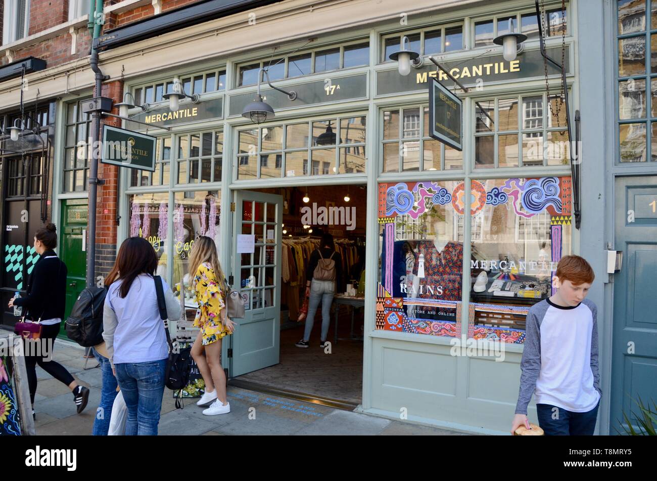 Mercantile womens store shop presso old Spitalfields Market east London REGNO UNITO Foto Stock