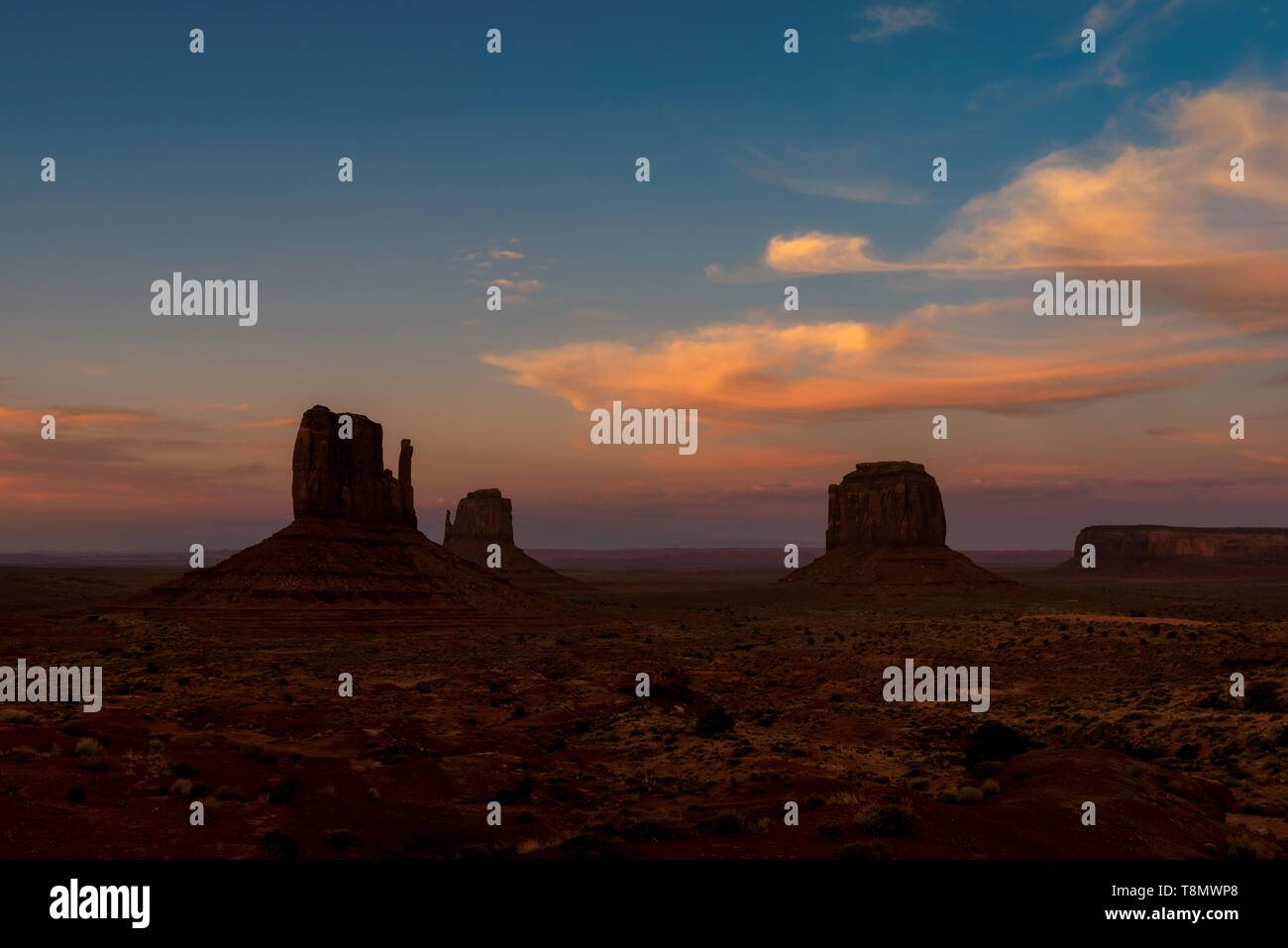 Tramonto spettacolare alla Monument Valley, Arizona, Stati Uniti d'America Foto Stock
