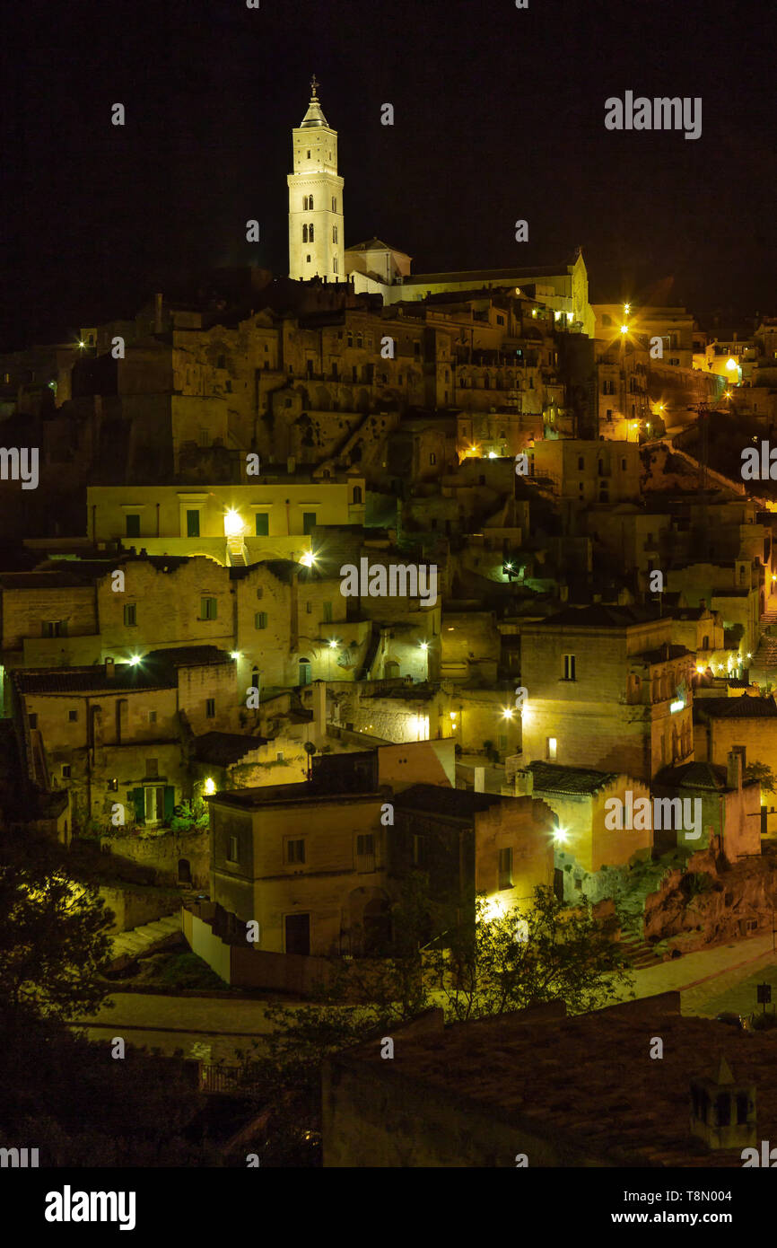Di notte di Sassi Barisano, old Matera. Capitale europea della cultura Foto Stock