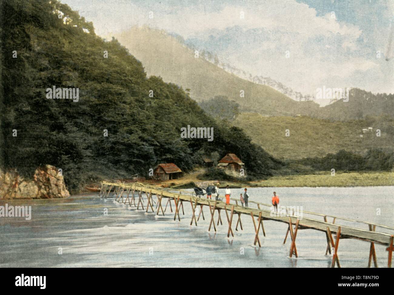 "Passerelle Sur La Riviere D'Arakawa', (passerella oltre il fiume Arakawa), 1900. Creatore: sconosciuto. Foto Stock
