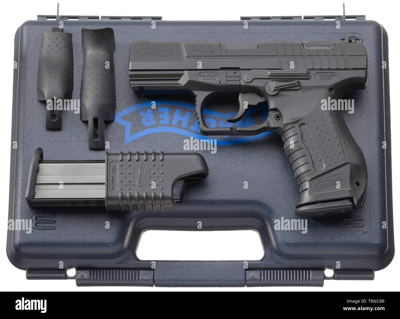 Una Walther P 99 come 'Südafrika', manualmente con sicurezza controllata Cal. 9 mm x 19, n. SAP01012. I numeri corrispondenti. Prova di tedesco Marco 2009. Simili a specchio alesaggio, lunghezza della canna 98 mm. Anti-stress trigger con leva di sblocco sul lato superiore di azione. In seguito P 99 modello con ampie scanalature del dito su azione. Attrazioni turistiche con 3 punti segni di crepuscolo, luminescente. Polimero telaio di presa con montaggio modificati e rampa round guardia. Vite lunga leva di cattura e a lungo fermo caricatore leva. Controllato manualmente la sicurezza come una caratteristica speciale su entrambi i lati del telaio di presa, posi, Additional-Rights-Clearance-Info-Not-Available Foto Stock