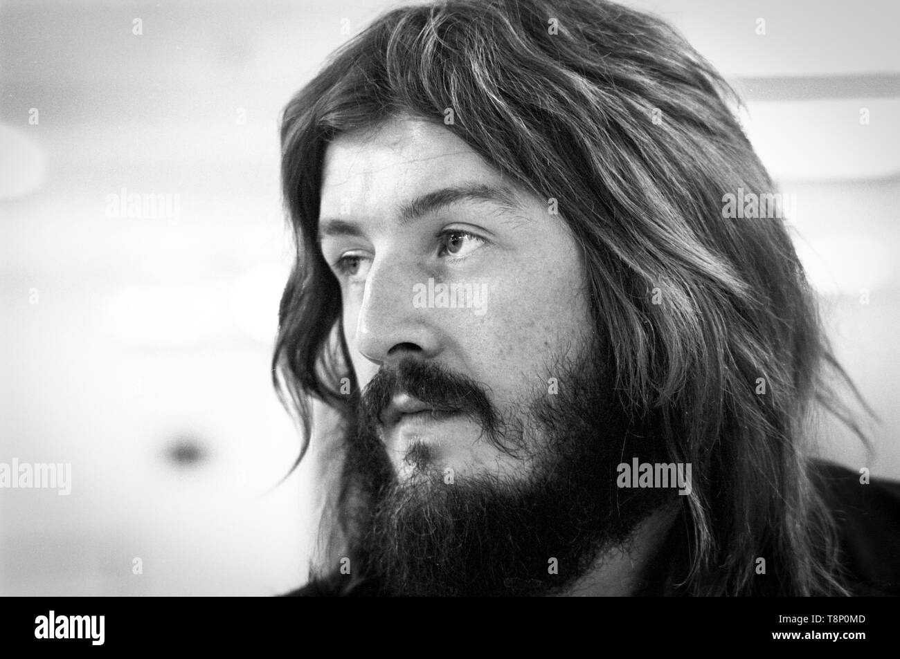 Amsterdam, Paesi Bassi - 27 Maggio: John Bonham dei Led Zeppelin poste a Rai di Amsterdam, Paesi Bassi il 27 maggio 1972 (foto di Gijsbert Hanekroot) Foto Stock