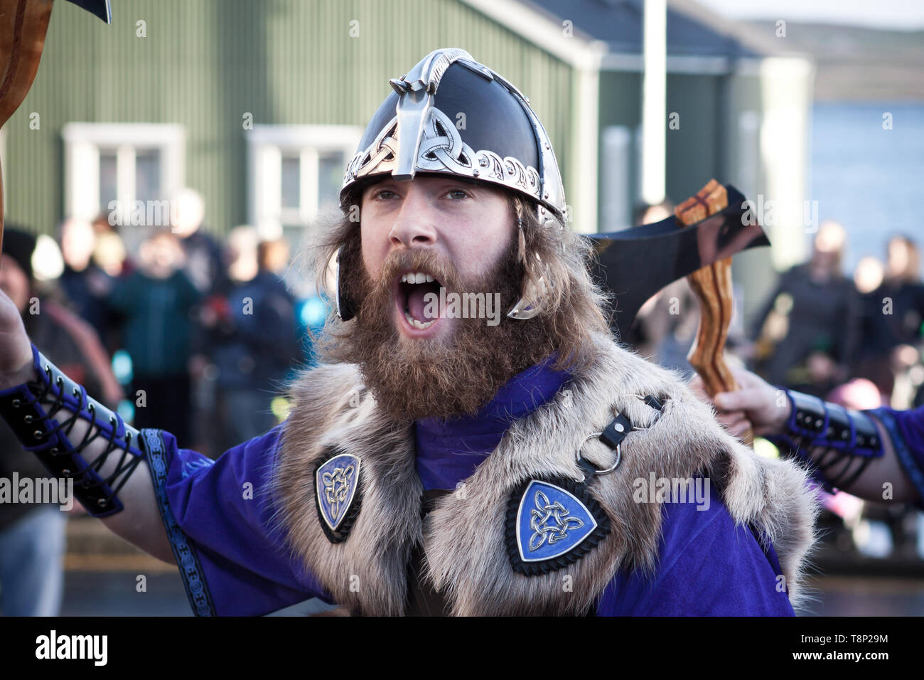 Lerwick, isole Shetland, Scotland, Regno Unito. Il 29 gennaio 2013. Up Helly Aa viking festival di fuoco che è unica per le Shetland e tiene l'ultimo martedì di Foto Stock