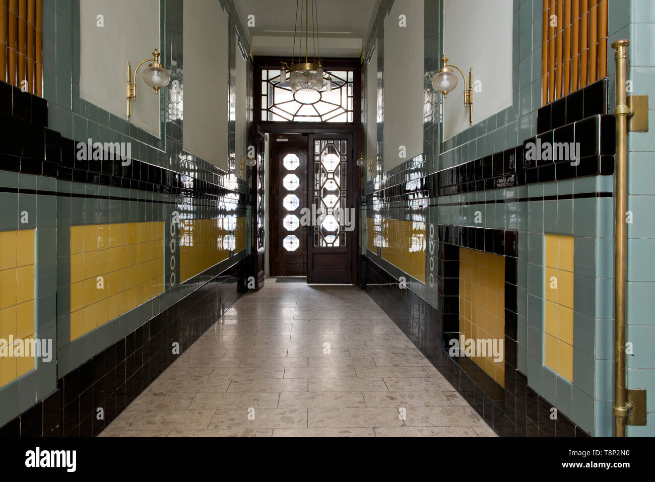 Storico Art Deco - Jugendstil tiling in Viennese di androni dalla compagnia dei fratelli Schwadron Foto Stock