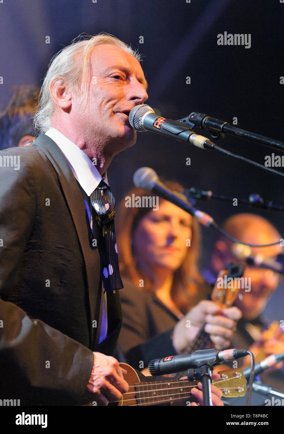 L'ukulele Orchestra della Gran Bretagna (Dave Suich) effettuando al Festival Wickham, Inghilterra, Regno Unito. Agosto 14, 2014. Foto Stock L'ukulele Orchestra della Gran Bretagna (Dave Suich) effettuando al Festival Wickham, Inghilterra, Regno Unito. Agosto 14, 2014. Foto Stock
