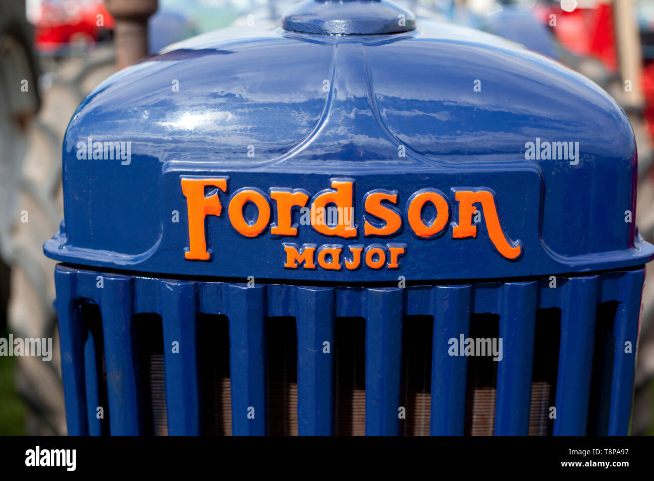 La calandra anteriore di un'annata Fordson Major trattore Foto Stock