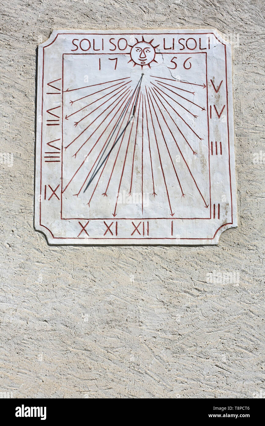 Cadran Solaire Eglise Saint Nicolas Combloux Foto Stock Alamy Cadran Solaire Eglise Saint Nicolas Combloux Foto Stock Alamy