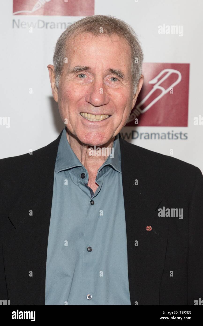 New York, NY, STATI UNITI D'AMERICA. 14 Maggio, 2019. Jim Dale presso gli arrivi di nuovi drammaturghi settantesimo molla annuale pranzo, Marriott Marquis New York New York, NY, 14 maggio 2019. Credito: Jason Smith/Everett raccolta/Alamy Live News Foto Stock