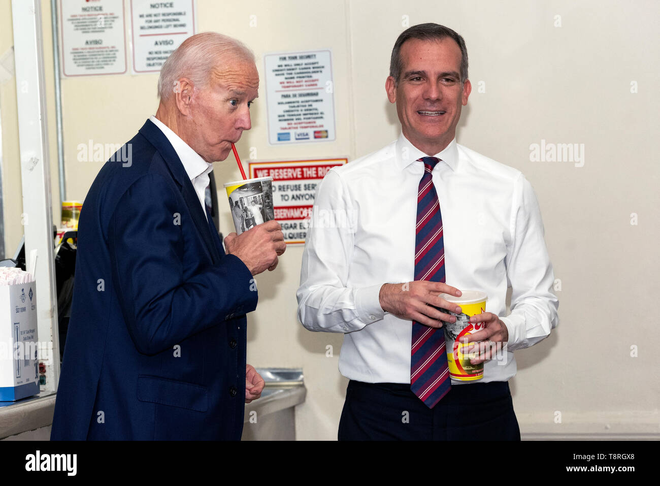Ex Vice Presidente e candidato presidenziale democratico Joe Biden visto in un taco ristorante a Los Angeles, California. Foto Stock