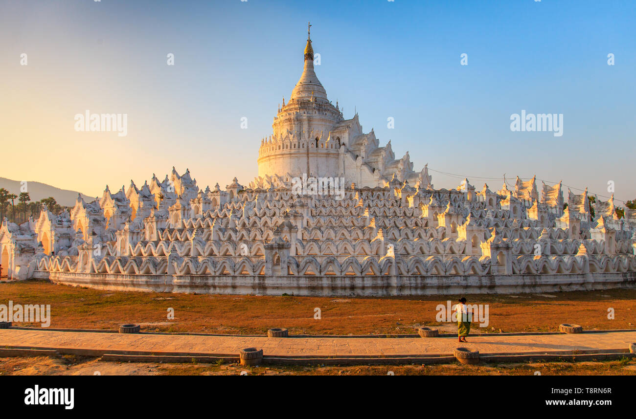 Mya Thein Tan pagoda nel Mingun vilalge Foto Stock