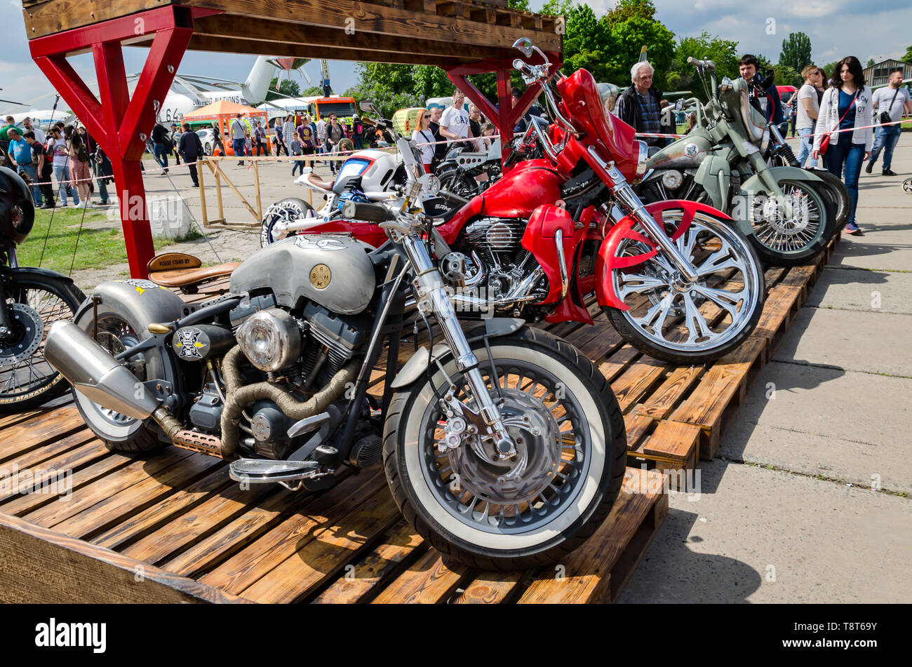 Motobike presentato al salone auto vecchia Terra, tenuto nello stato Aviation Museum, Kiev, Ucraina, può 9-12, 2019 Foto Stock