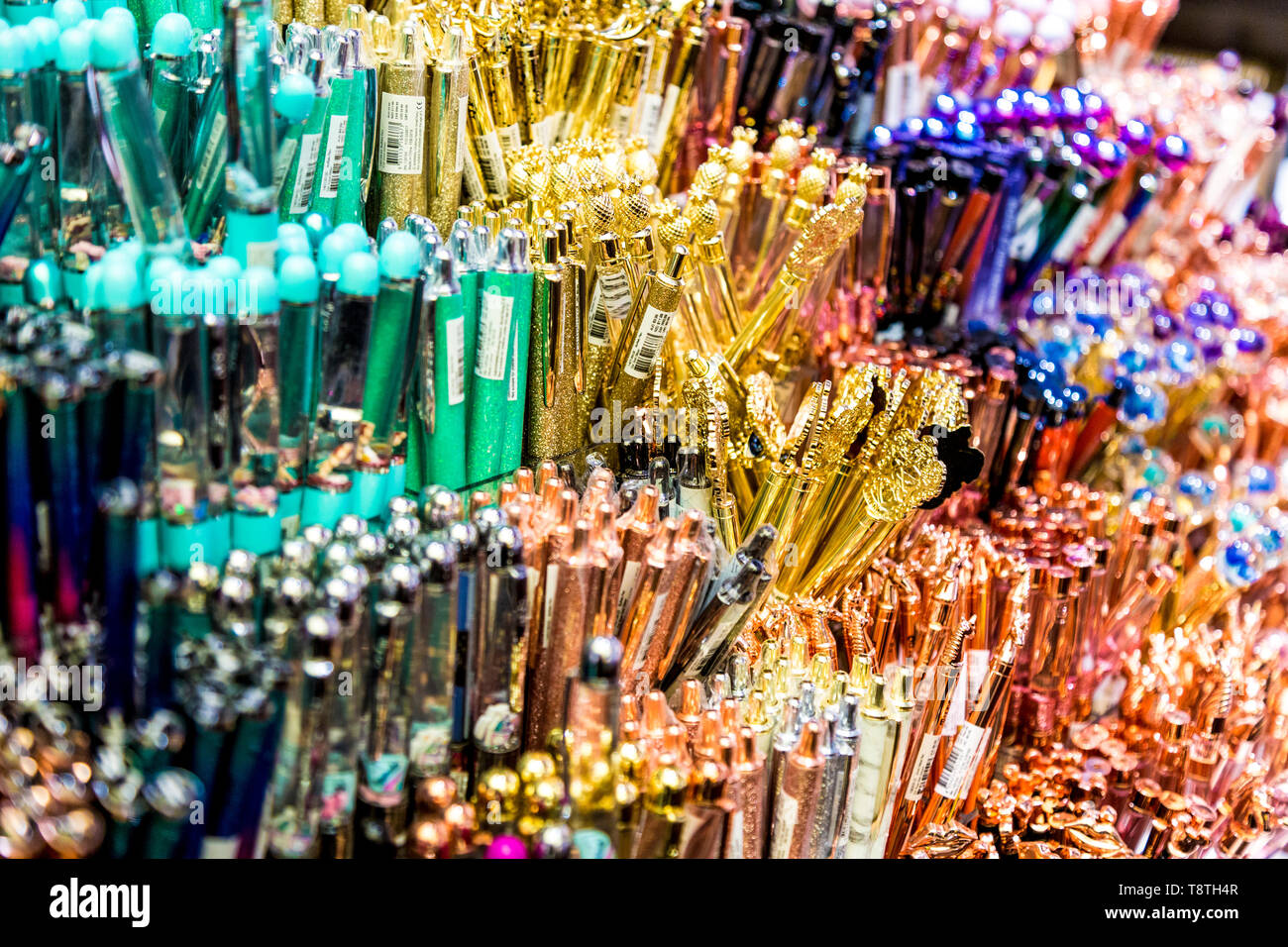 Visualizzazione di penne ad un negozio (errore di battitura, Westfield Stratford, Londra, Regno Unito) Foto Stock