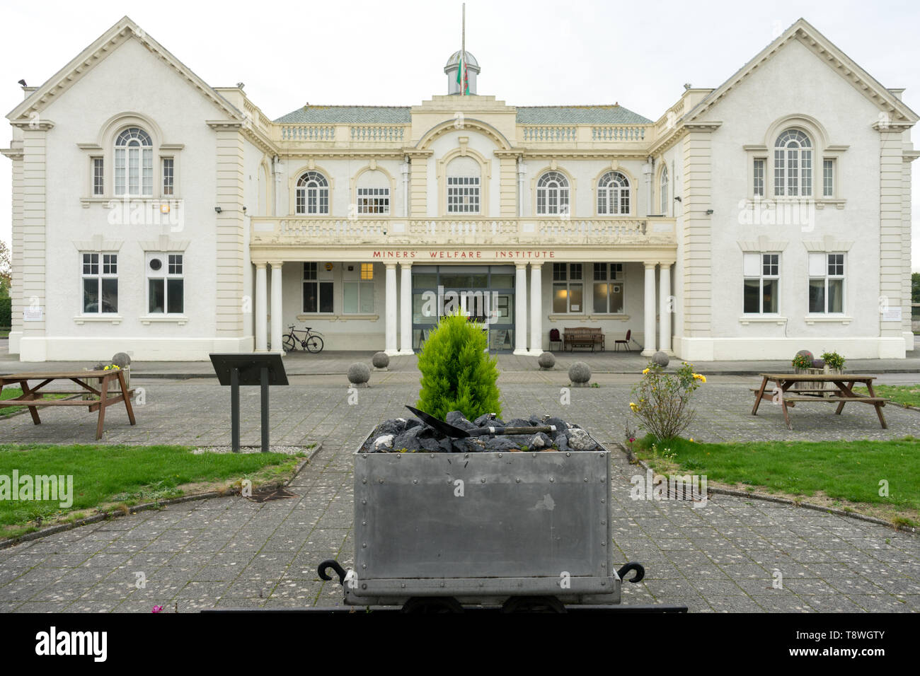 LLAY MINERS INSTITUTE WELFARE, GALLES DEL NORD, EDIFICIO Foto Stock