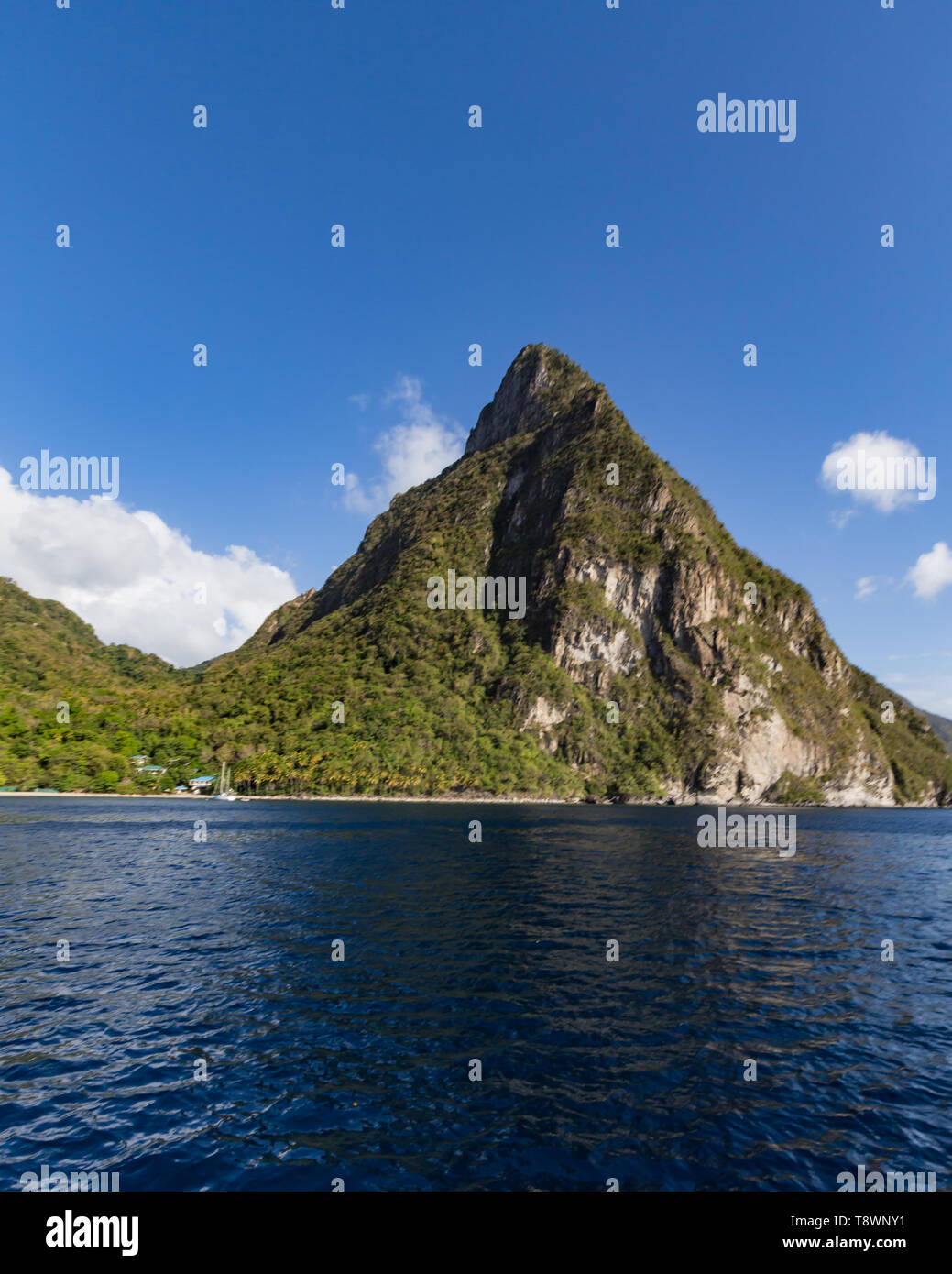 Il magnifico Pitons sull'isola di St Lucia nei Caraibi Foto Stock