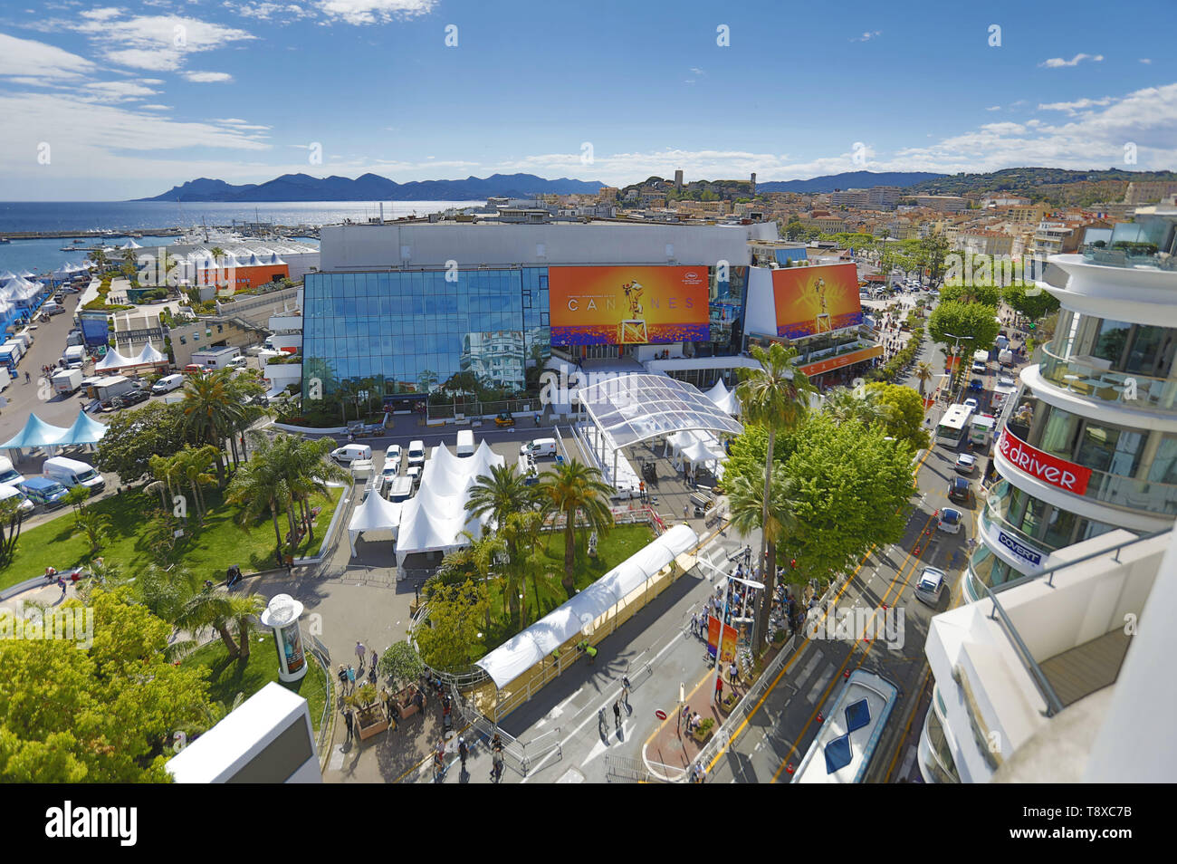 Cannes, Francia. 13 Maggio, 2019. Der Palais des Festivals et des Congres während des Festival de Cannes 2019/72. Internationale Filmfestspiele von Cannes am Palais des Festivals. Cannes, 13.05.2019 | Utilizzo di credito in tutto il mondo: dpa/Alamy Live News Foto Stock