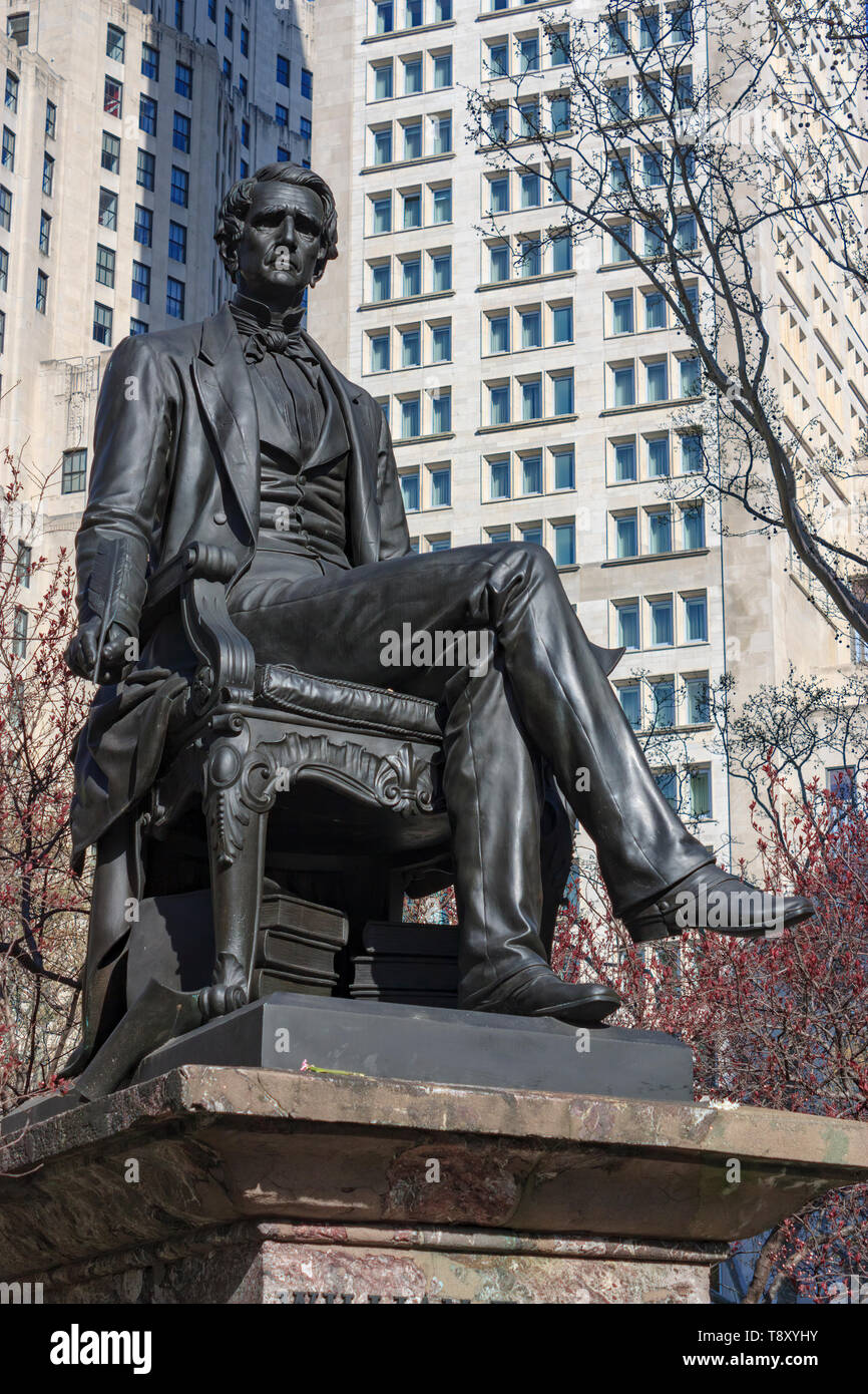 Statua di William H. Seward (XIX secolo il Segretario di Stato americano, governatore NY e il senato degli Stati Uniti), Madison Square Park, Manhattan NYC, STATI UNITI D'AMERICA Foto Stock