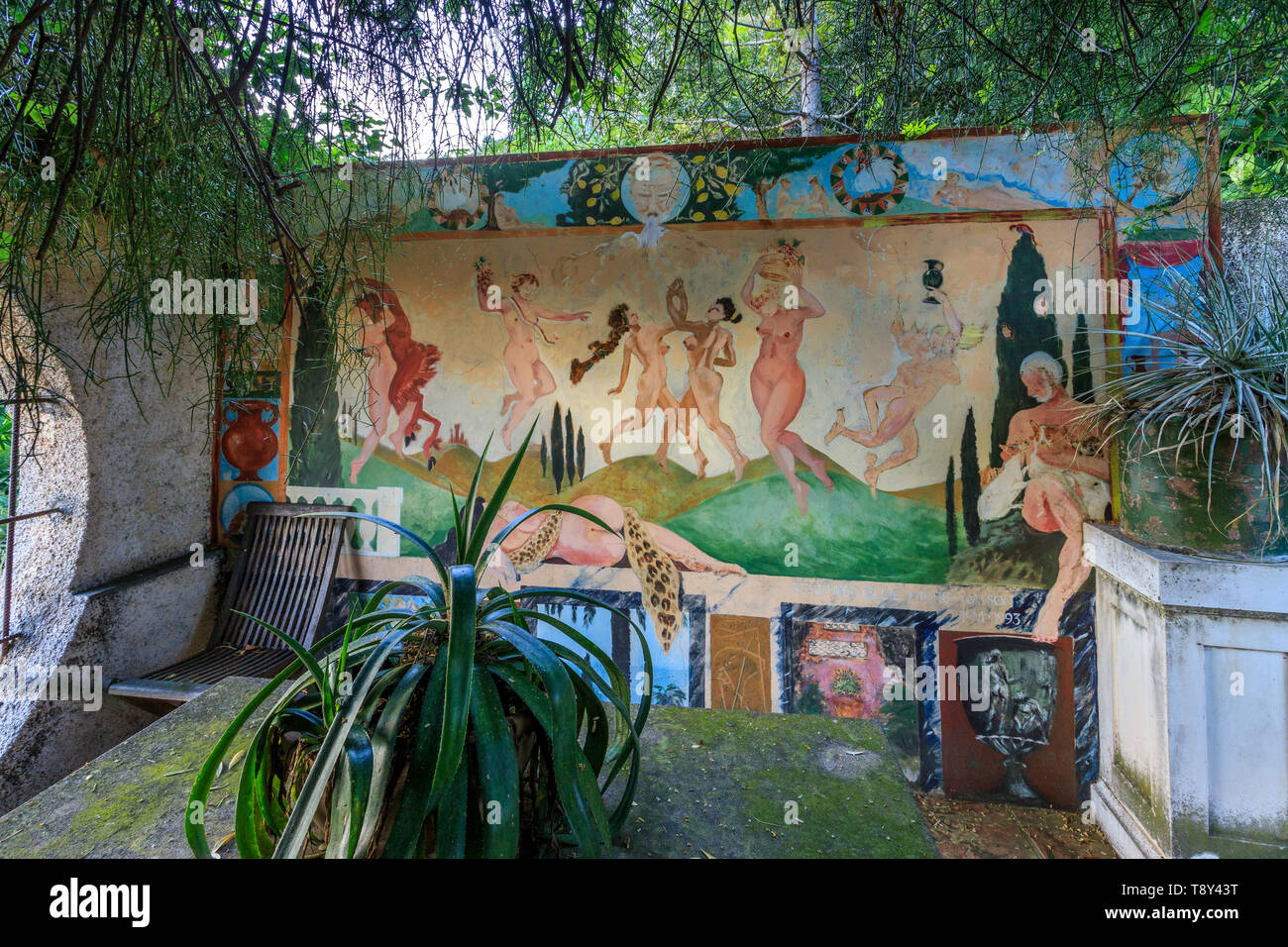 Francia, Alpes Maritimes, Mentone Jardin Clos du Peyronnet, William Waterfield's garden, Waterfield proprietà di famiglia dal 1915, affresco di una famiglia frie Foto Stock