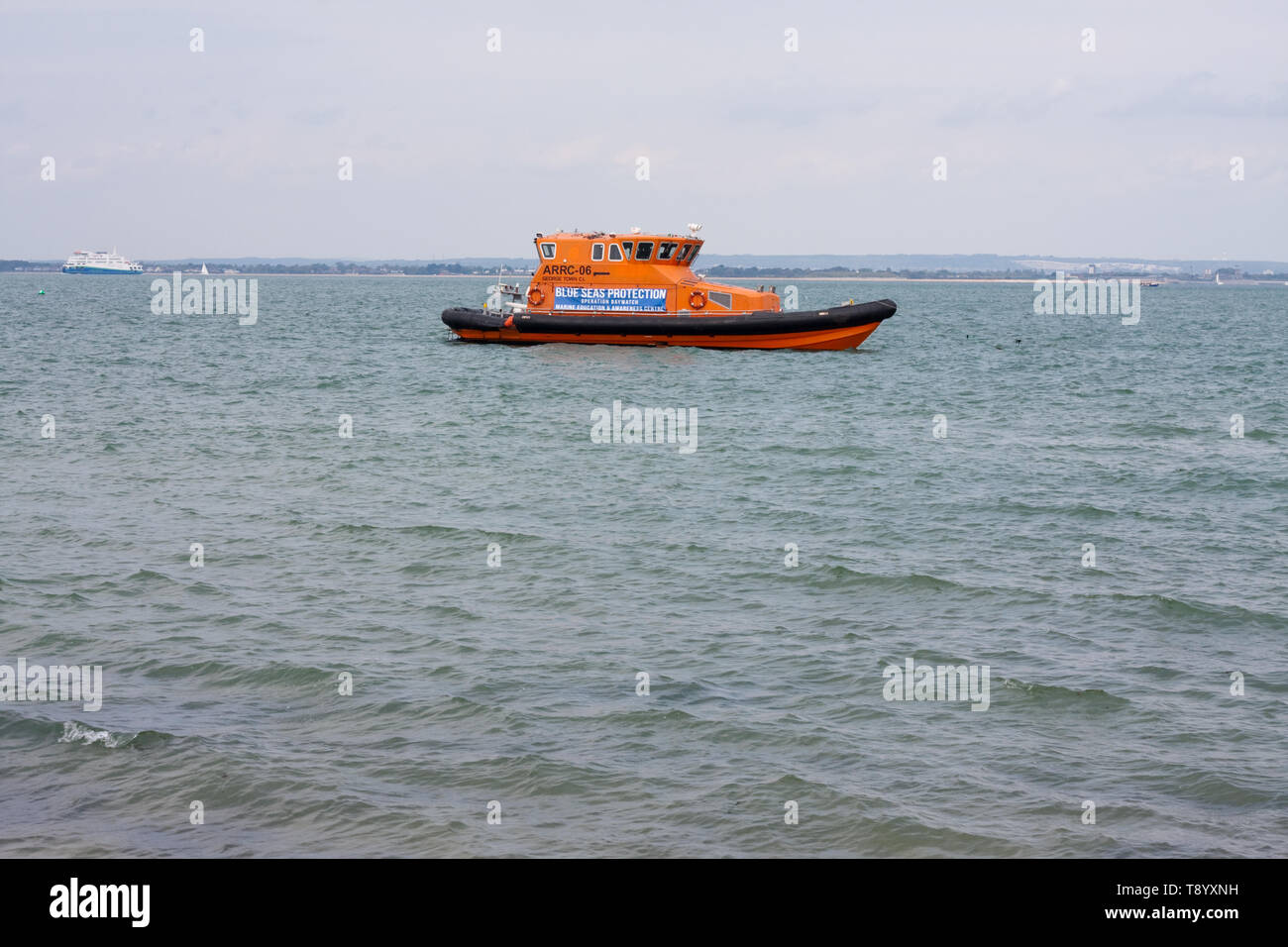 Mari blu protezione nave pattuglia le acque intorno l'Isola di Wight Foto Stock