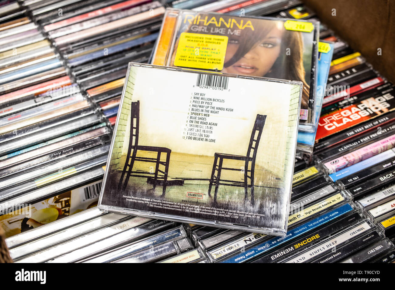 Nadarzyn, Polonia, 11 Maggio 2019: Katie Melua CD album pezzo per pezzo 2005 sul display per la vendita, British-Georgian famoso cantante e cantautore, cd Foto Stock