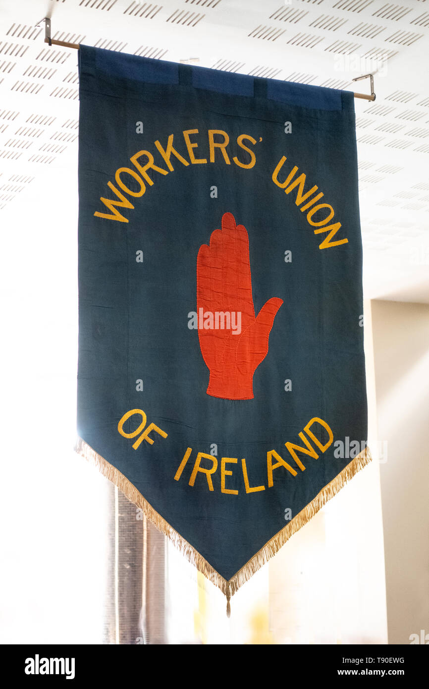Dublino, Irlanda - 10 March, 2019. Unione dei lavoratori dell'Irlanda formata nel 1924 bandiera Standard Foto Stock