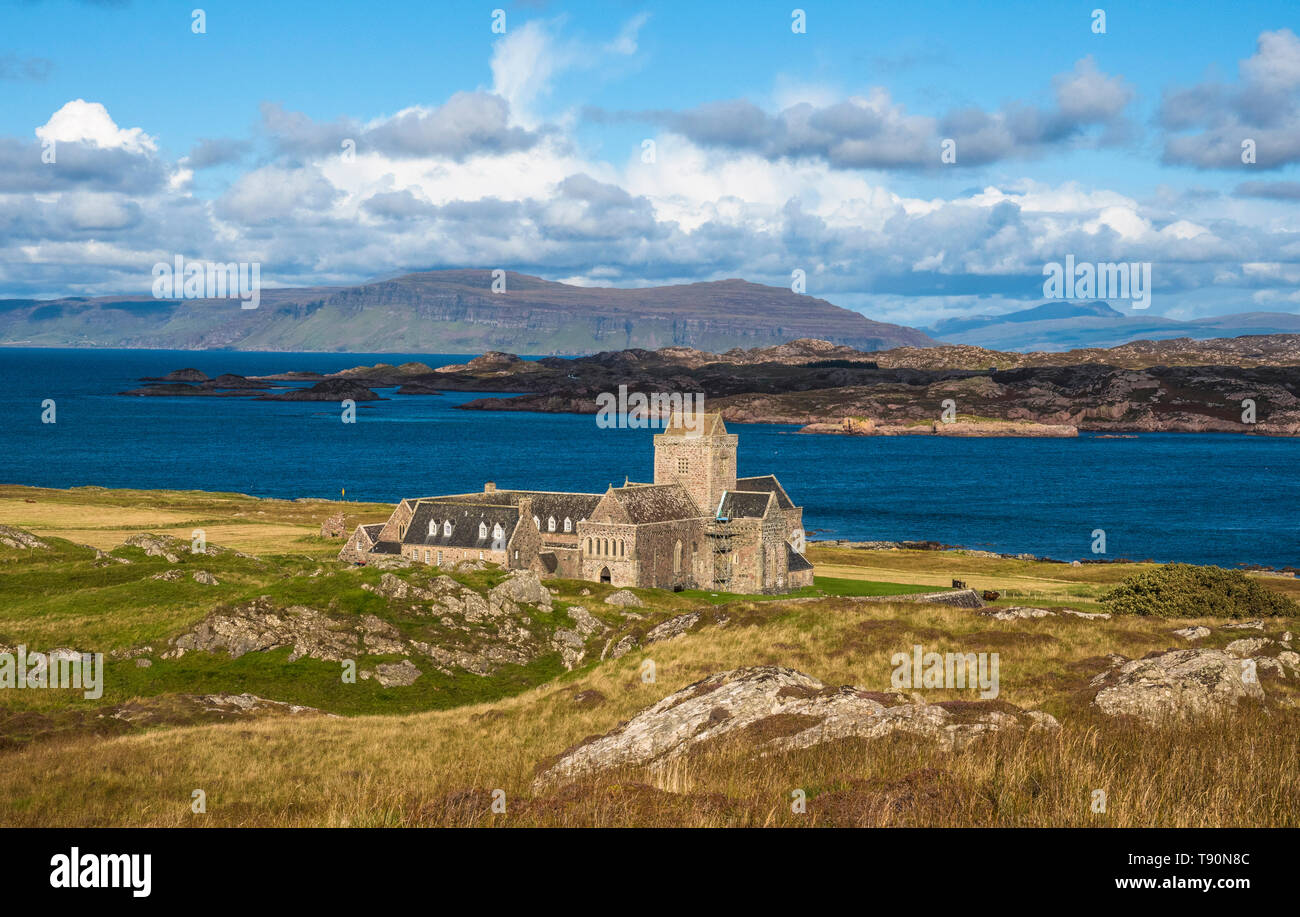 Vista della Abbazia di Iona e Mull in background Foto Stock