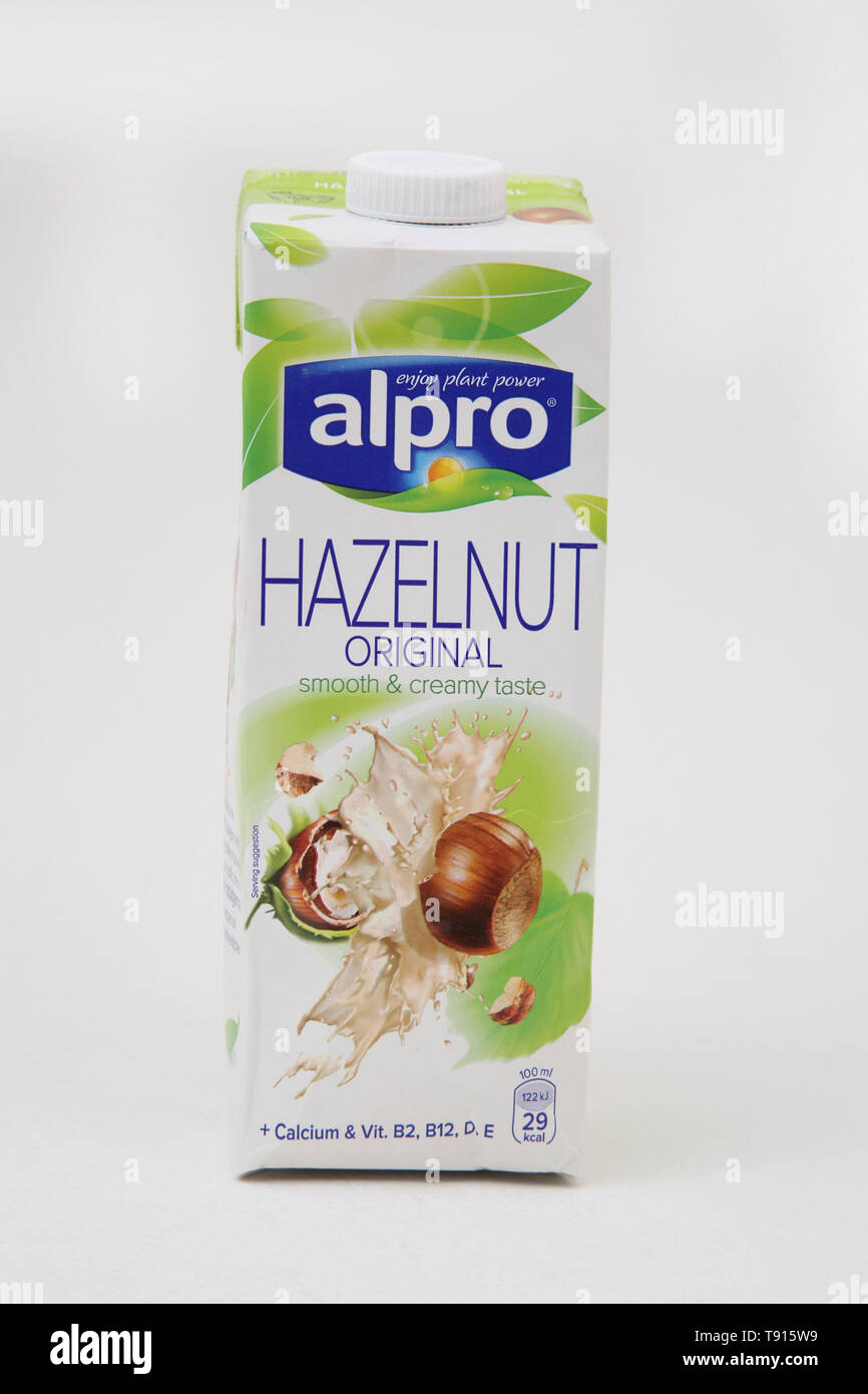 Alpro vegano nocciola privo di lattosio alternativa di latte Foto Stock