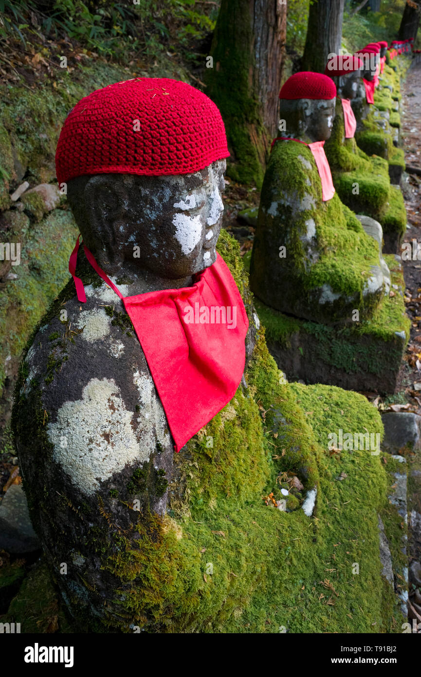(Jizo Bodhisattva) statue in Kanmangafuchi abisso in Nikko, Giappone Foto Stock