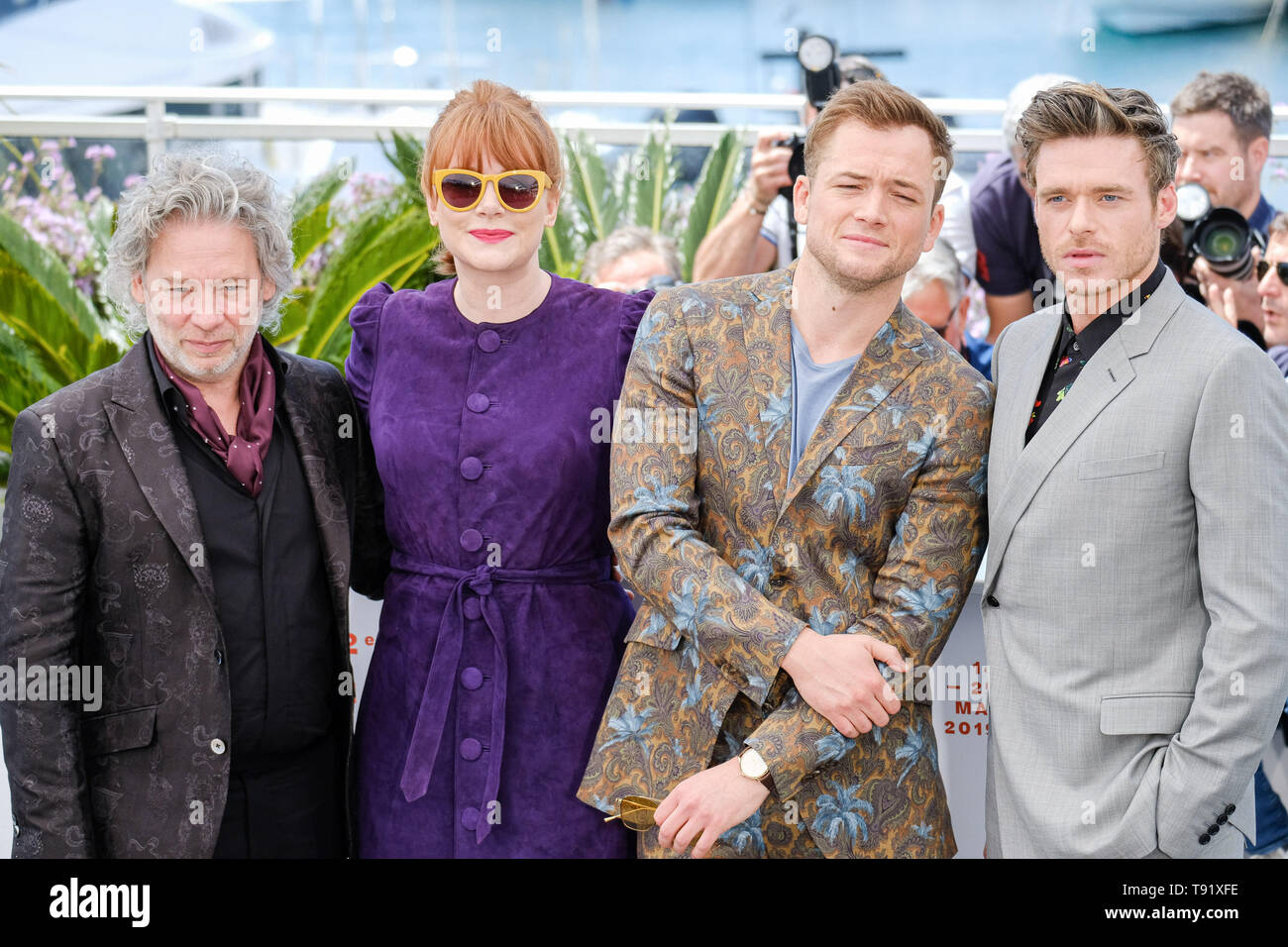 Cannes, Francia. 16 Maggio, 2019. Direttore Dexter Fletcher e Taron Egerton, Richard Madden e Bryce Dallas Howard pone a un photocall per Rocketman giovedì 16 maggio 2019 presso la 72a edizione del Festival de Cannes, Palais des Festivals Cannes. Nella foto: Dexter Fletcher, Taron Egerton, Richard Madden, Bryce Dallas Howard. Foto di credito: Julie Edwards/Alamy Live News Foto Stock
