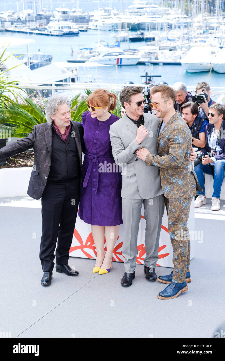 Cannes, Francia. 16 Maggio, 2019. Direttore Dexter Fletcher e Taron Egerton, Richard Madden e Bryce Dallas Howard pone a un photocall per Rocketman giovedì 16 maggio 2019 presso la 72a edizione del Festival de Cannes, Palais des Festivals Cannes. Nella foto: Dexter Fletcher, Taron Egerton, Richard Madden, Bryce Dallas Howard. Foto di credito: Julie Edwards/Alamy Live News Foto Stock