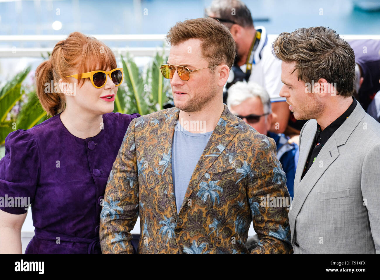 Cannes, Francia. 16 Maggio, 2019. Taron Egerton, Richard Madden e Bryce Dallas Howard pone a un photocall per Rocketman giovedì 16 maggio 2019 presso la 72a edizione del Festival de Cannes, Palais des Festivals Cannes. Nella foto: Taron Egerton, Richard Madden, Bryce Dallas Howard. Foto di credito: Julie Edwards/Alamy Live News Foto Stock