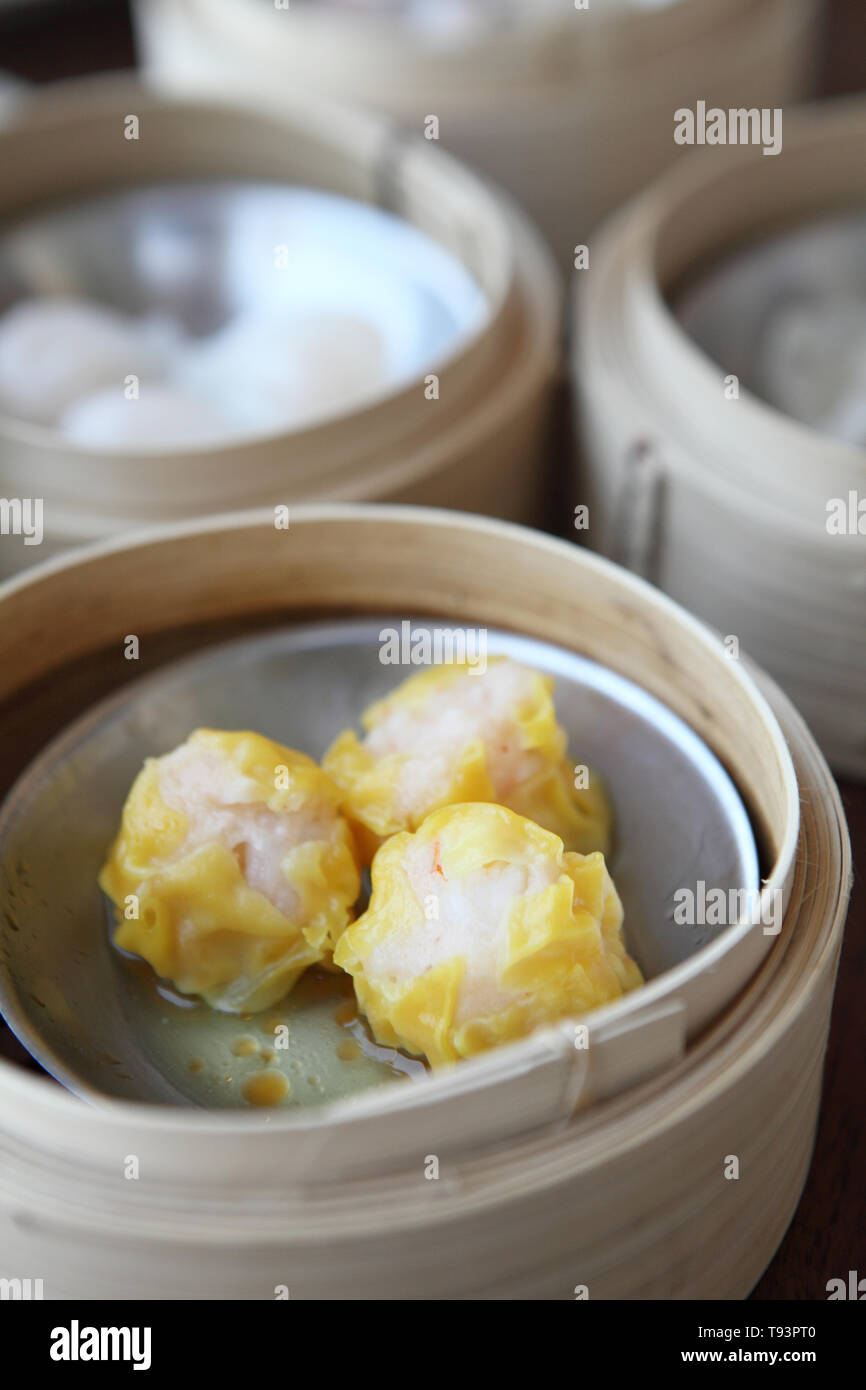 Yumcha , dim sum in bambù sistema di cottura a vapore Foto Stock